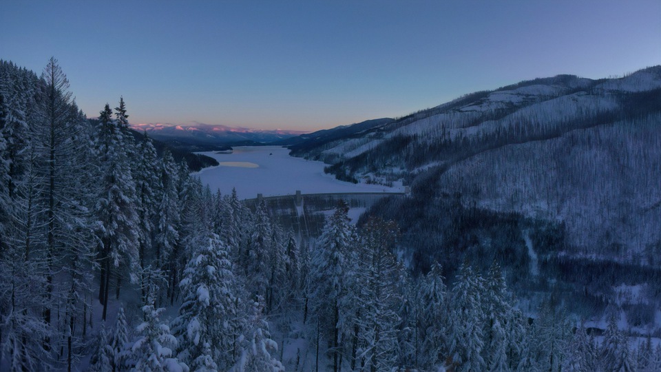 Пейзаж замерзшей плотины 4k