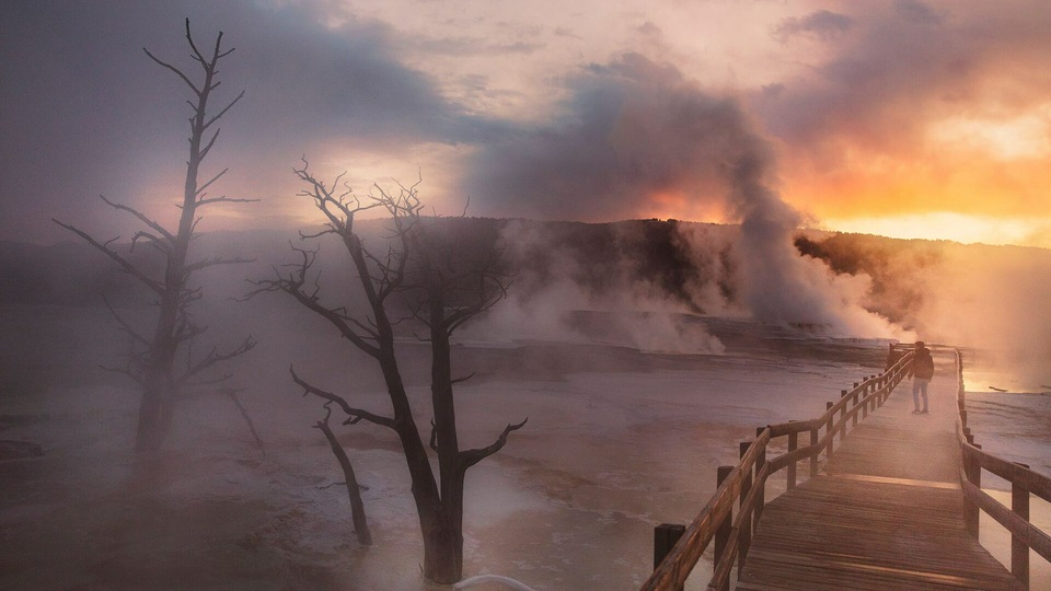 Водоем с горячей водой