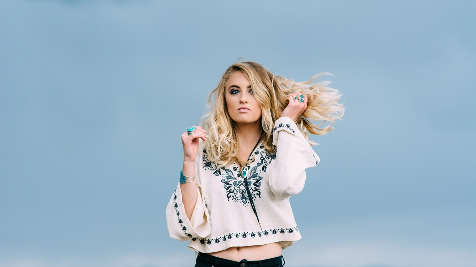 Великолепная Блондинка-модель