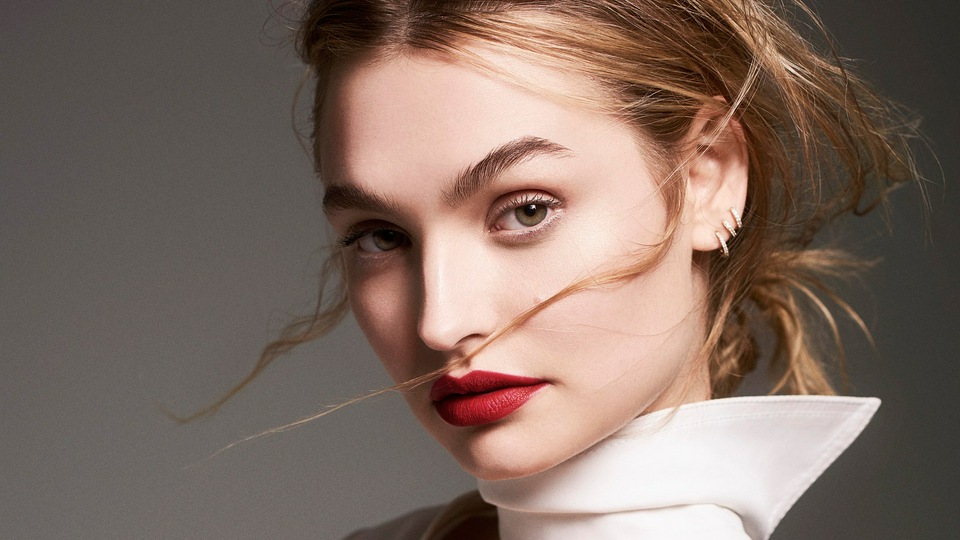 Модель Harper Bazaar 4k