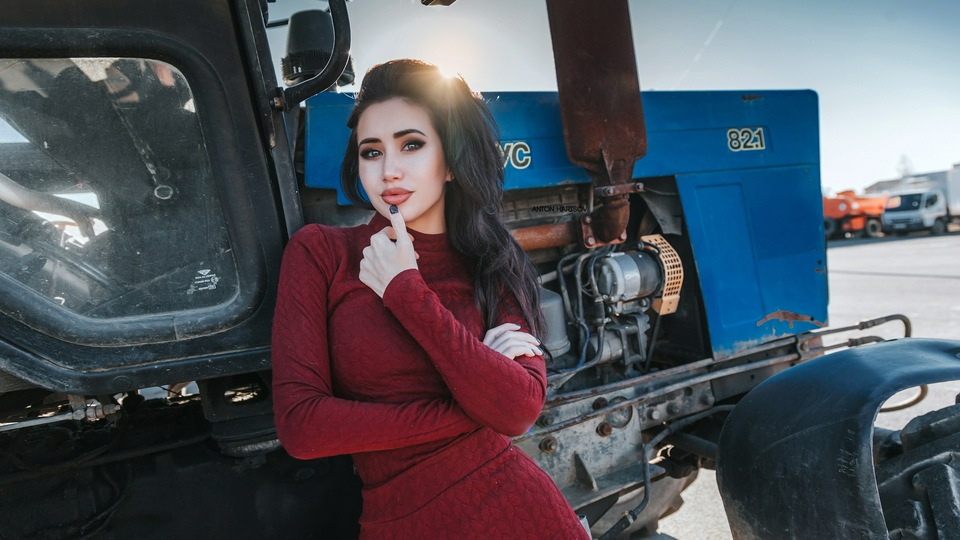 Антон Харисов