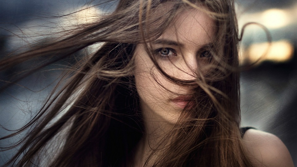 Длинные Волосы Девушки, Волосы на лице