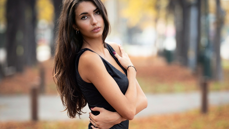 Девушка Позирует Руками