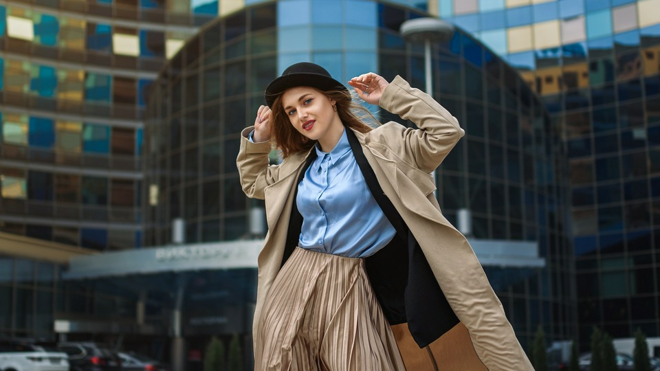 Дизайнер одежды для портрета девушки