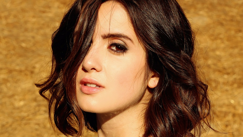 Журнал Laura Marano Cvlux 4k