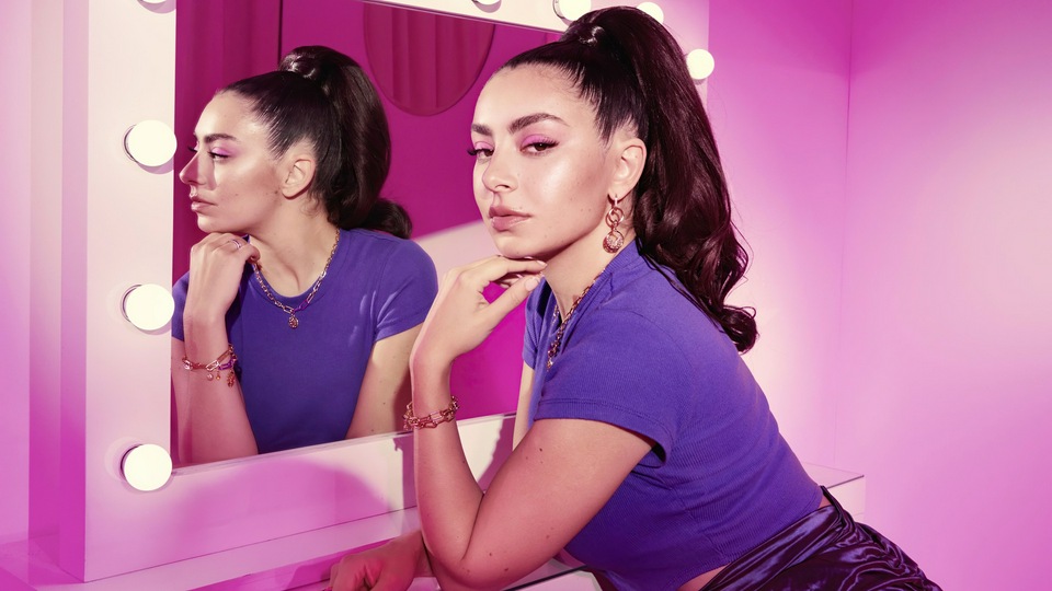 2022 Charli Xcx 8k