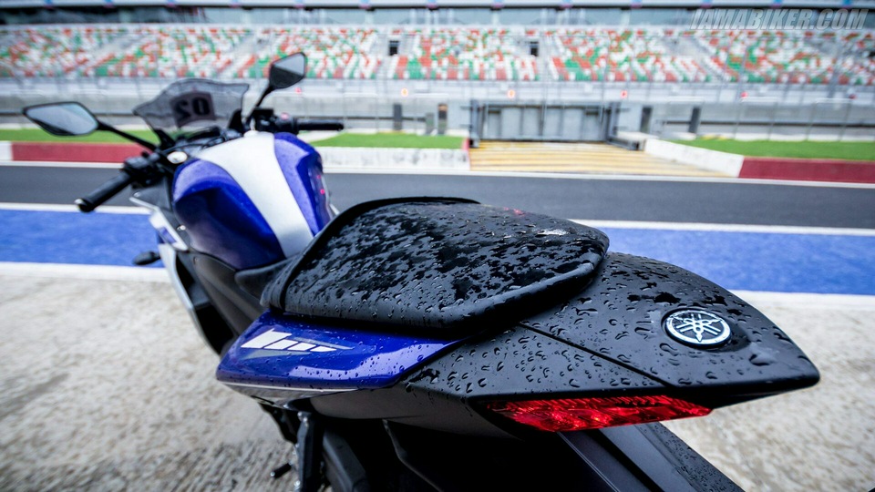 Задний фонарь Yamaha R3