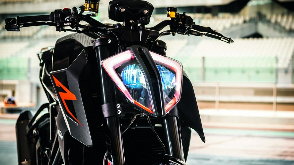 KTM 1290 Super Duke Вид спереди