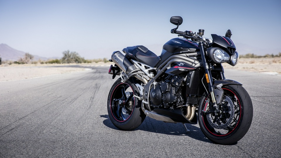 2018 Triumph Speed Triple 1050 рупий