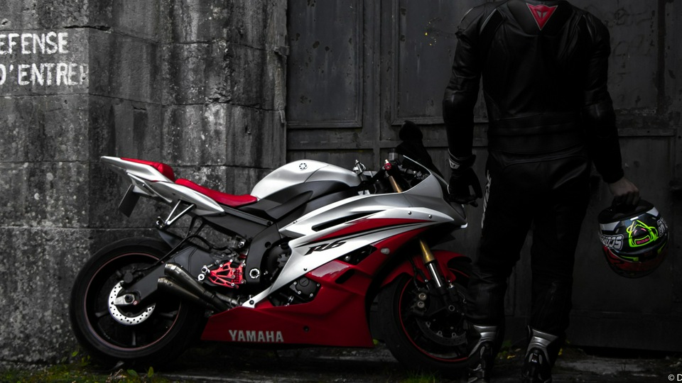 Гонщик Yamaha R6