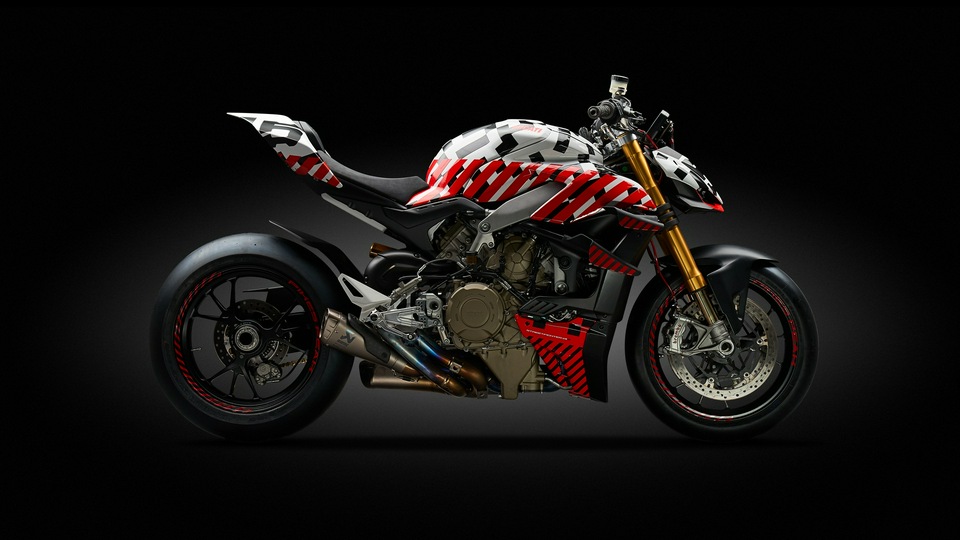 Уличный боец Ducati Panigale V4