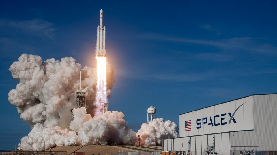 Falcon Heavy Space X 2018