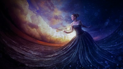 Женщина в море