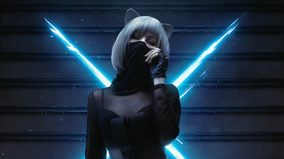 Лицо девушки с белыми волосами, закрытое