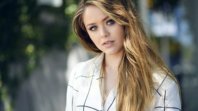 Кристина Базан Длинные волосы