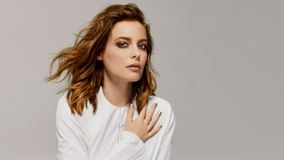 Джиллиан Джейкобс 5 тысяч