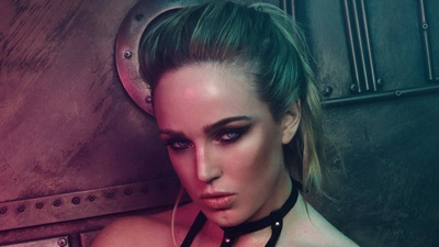 Фотосессия для журнала Caity Lotz Fault