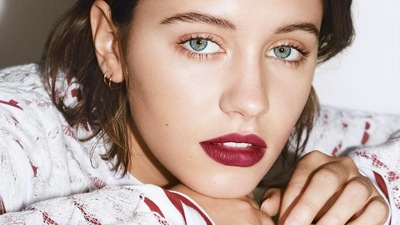 Кампания Iris Law Burberry 2018