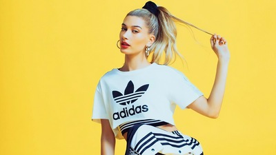 Хейли Болдуин Adidas 4k