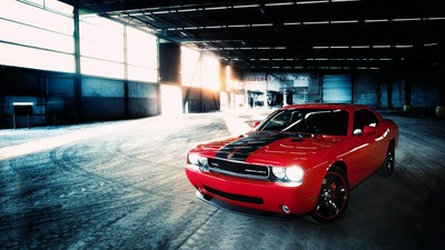 Dodge Challenger SRT Красный