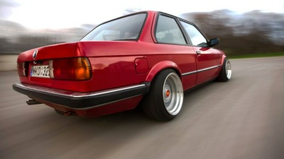 BMW E30 Старый спортивный автомобиль