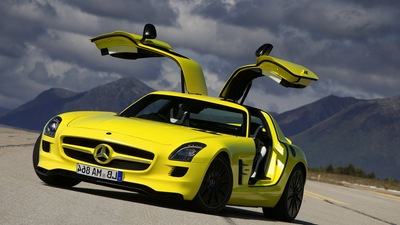 Mercedes Benz SLS AMG Желтый