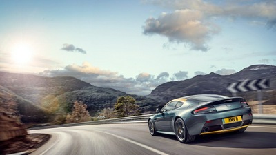 Aston Martin Vantage V8