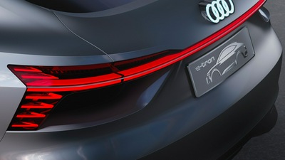 Концепт Audi Sportback Etron