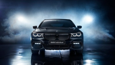 BMW 750i Black Ice Edition 2017 спереди