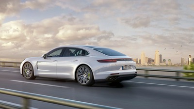 Porsche Panamera 4 E Hybrid 4k