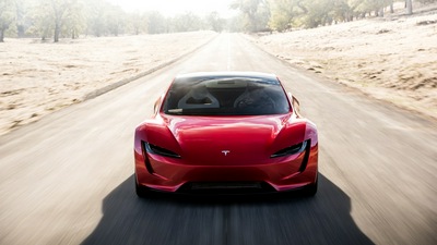 Внешний вид Tesla Roadster спереди