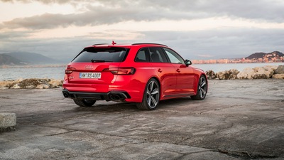 Вид задних фонарей Audi Rs 4 Avant