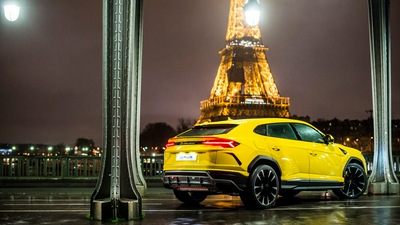 Задняя сторона Lamborghini Urus 4k