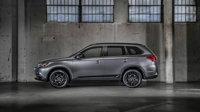 2018 Mitsubishi Outlander Вид сбоку