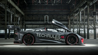 Капот Techrules Ren RS 2018 открыт