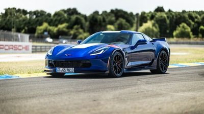 Chevrolet Corvette Grand Sport Вид сбоку