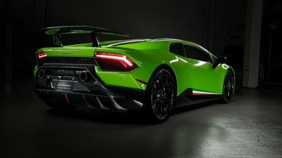 Lamborghini Huracan Performante 2019 сзади 8k