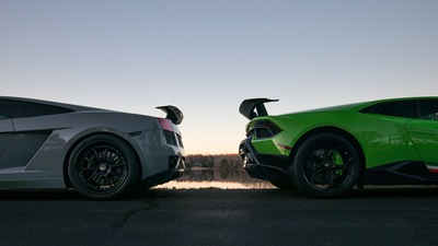 Lamborghini Huracan и Lamborghini Gallardo Сзади