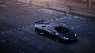 Черный Lamborghini Huracan