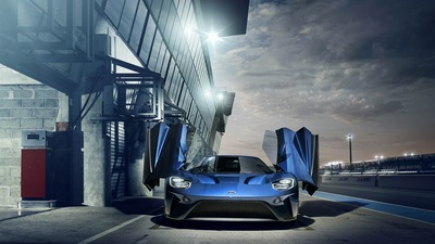 Двери Ford GT открываются