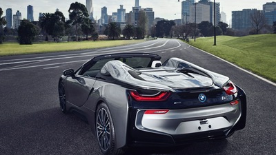 BMW I8 Roadster 2018 сзади