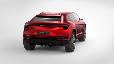 2018 Lamborghini Urus Вид сзади