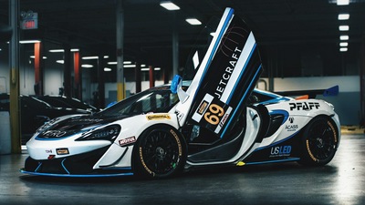 McLaren 570s GT4 8k