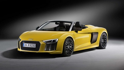 Желтый Audi R8 V10 Plus