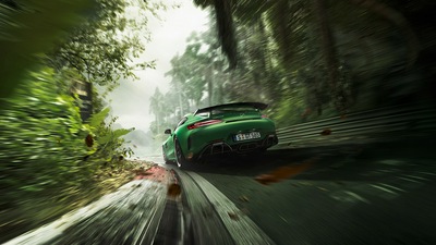 Зеленый Mercedes Benz AMG GT R сзади