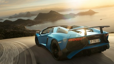 Lamborghini Aventador SV сзади