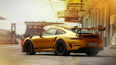 Porsche 911GT3RS Gold 4k сзади