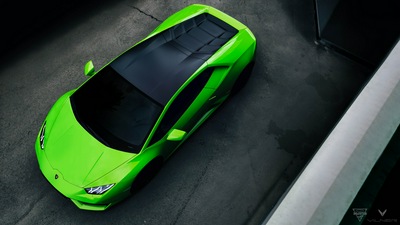 Зеленый Lamborghini Huracan Вид сверху 5k