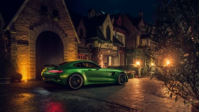 Зеленый Mercedes AMG GT R сзади 4k