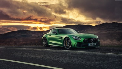 Зеленый Mercedes Benz Amg GT 4k